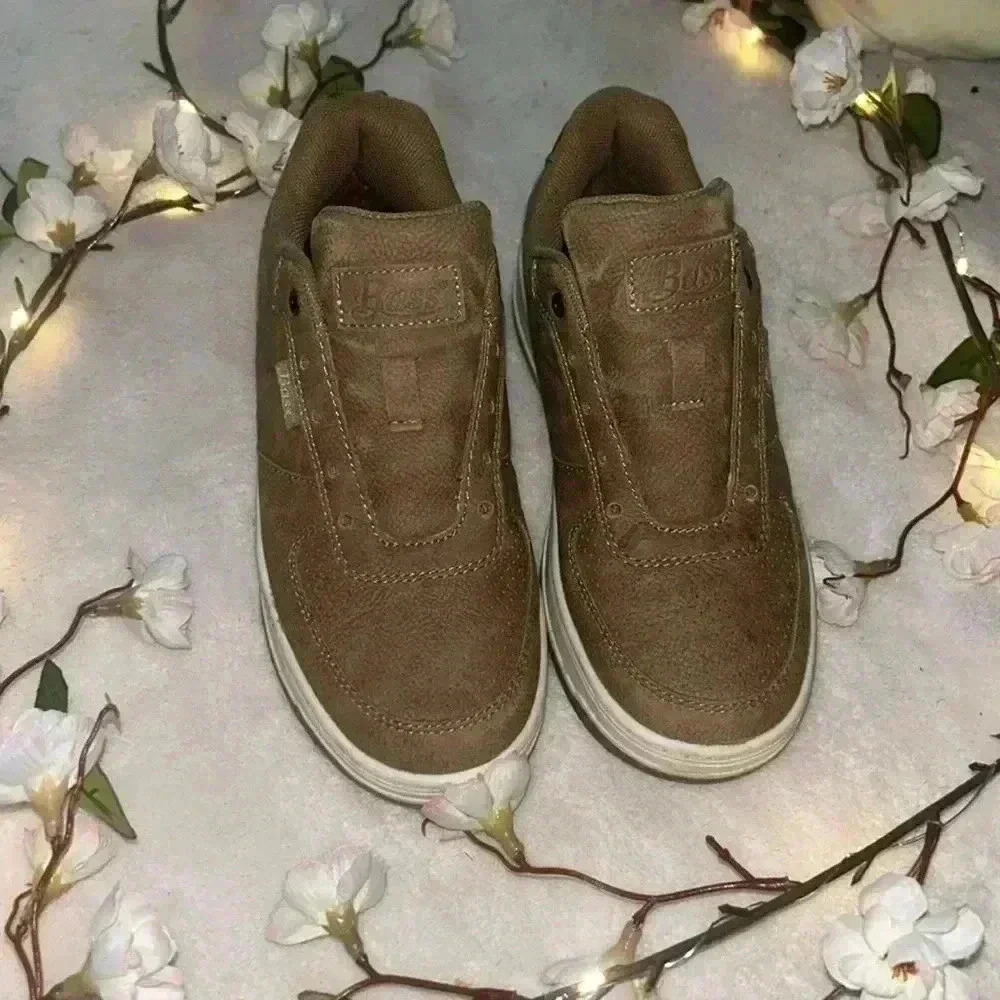 Gently used boys best shoes, size 3